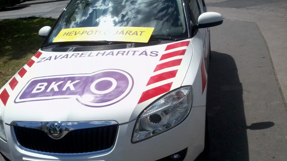 A BKK új matricázású "zavarelhárítás" kocsija.
