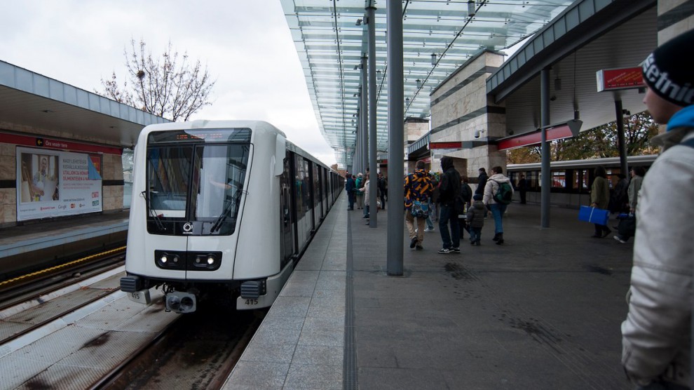 Alstom metrók az Örs Vezér terén, Forrás: BKK